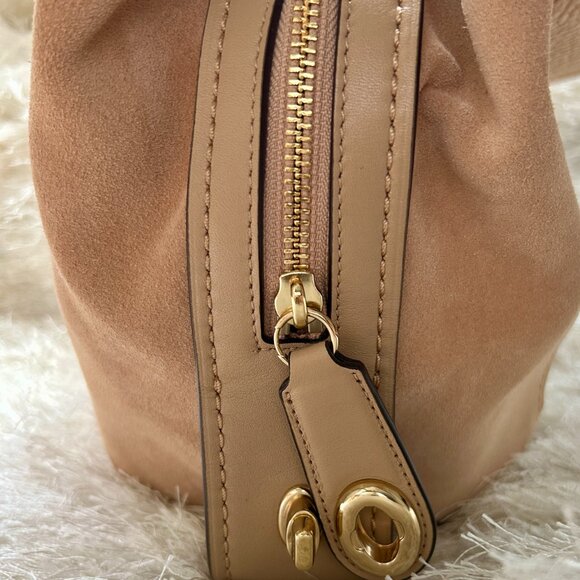 Coach Edie 42 Pebble Leather & Suede (Large) - Picture 7 of 11